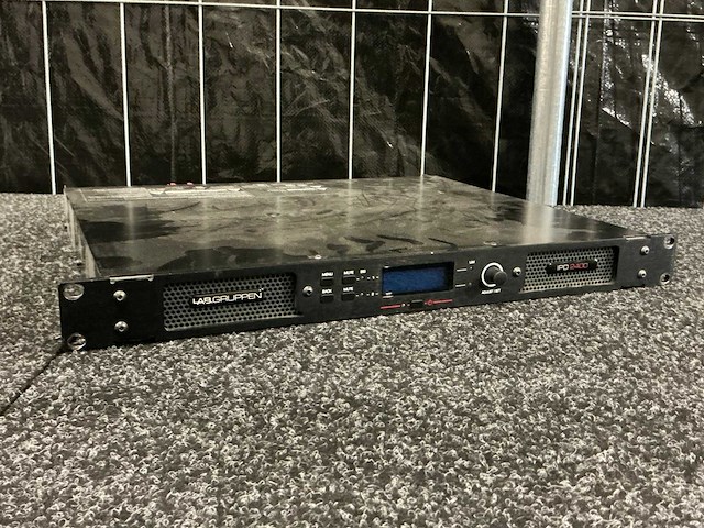 Lab gruppen ipd2400 versterker - afbeelding 1 van  4