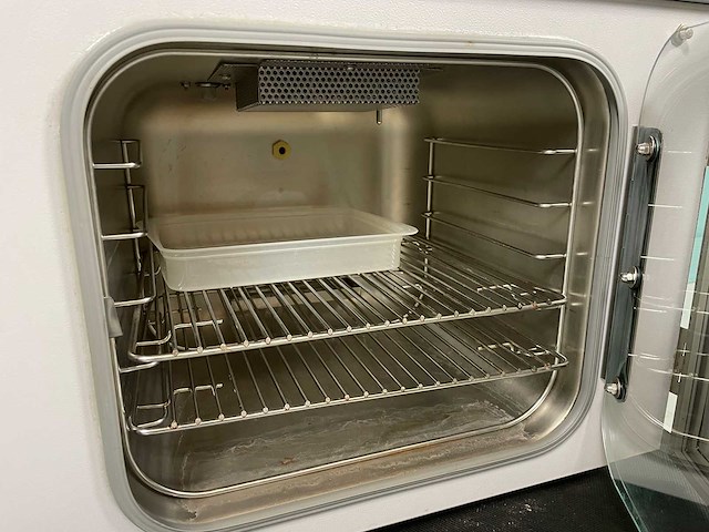 Lab-line - model 316 - co2-incubator - afbeelding 3 van  7