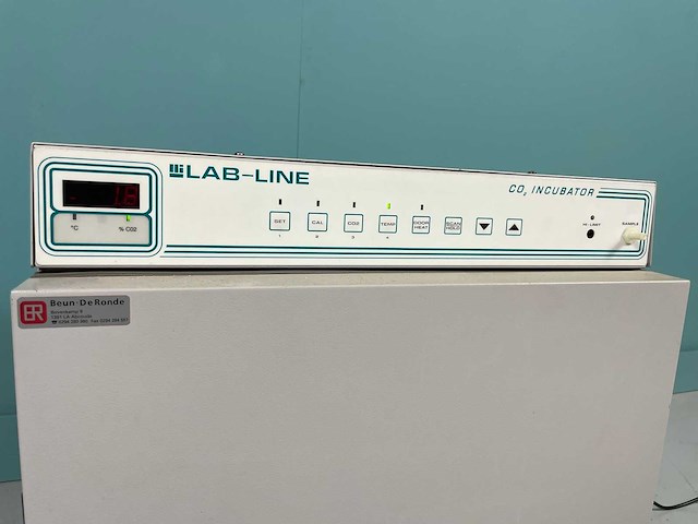 Lab-line - model 316 - co2-incubator - afbeelding 5 van  7