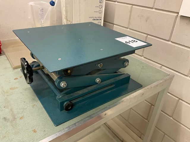 Labaratorium hef plateau - afbeelding 1 van  4