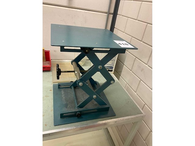 Labaratorium hef plateau - afbeelding 4 van  4