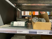 Labels, draad, spelden - afbeelding 8 van  30