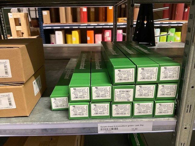 Labels, draad, spelden - afbeelding 14 van  30