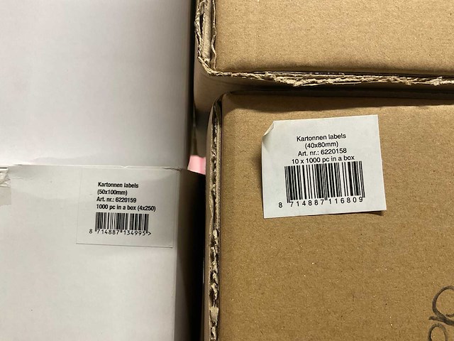 Labels, draad, spelden - afbeelding 26 van  30