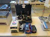 Laboratorium aparatuur (5x) - afbeelding 1 van  4
