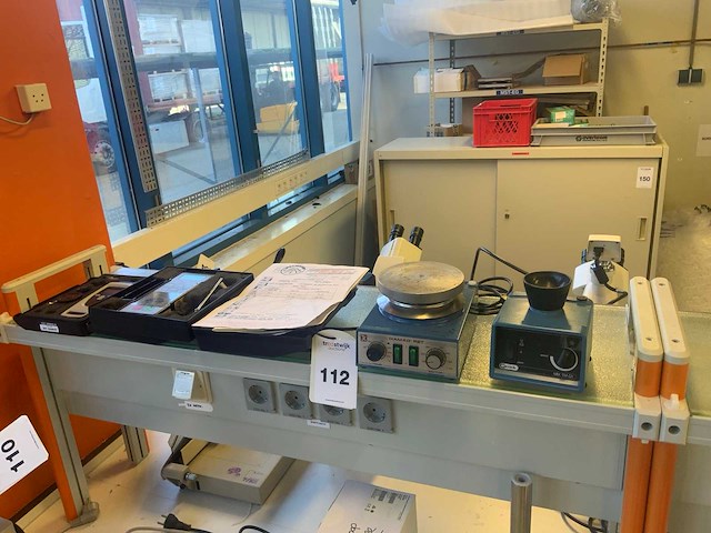 Laboratorium apparatuur (4x) - afbeelding 1 van  3