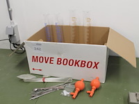 Laboratorium gereedschappen en glaswerk w.o. pipetten, roerstaven, maatbekers, lepels, magneten en petrisch... - afbeelding 1 van  3