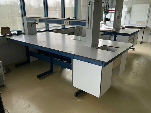 Laboratorium werkeiland - afbeelding 1 van  5