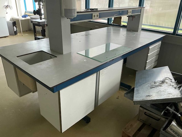 Laboratorium werkeiland - afbeelding 3 van  5