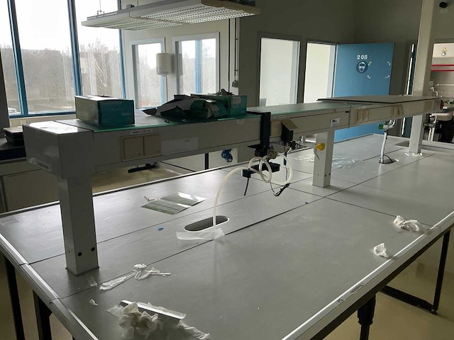 Laboratorium werkeiland - afbeelding 5 van  5