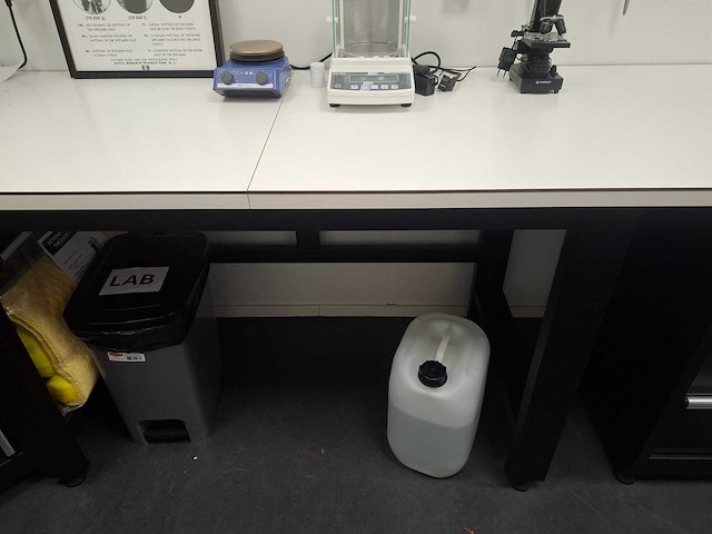 Laboratorium werktafel - afbeelding 5 van  9