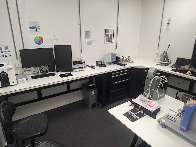 Laboratorium werktafel - afbeelding 1 van  6