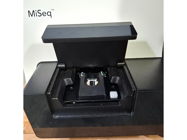 Laboratoriumapparaat, illumina, miseq - afbeelding 7 van  11