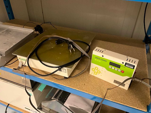 Laboratoriumapparatuur (10x) - afbeelding 10 van  11