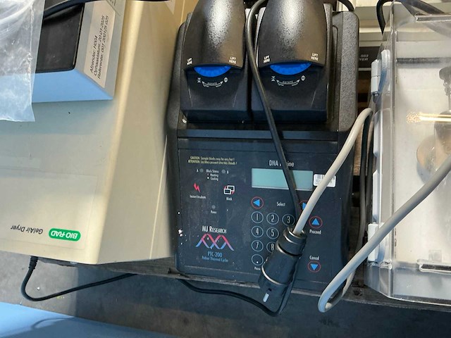 Laboratoriumapparatuur (11x) - afbeelding 7 van  9