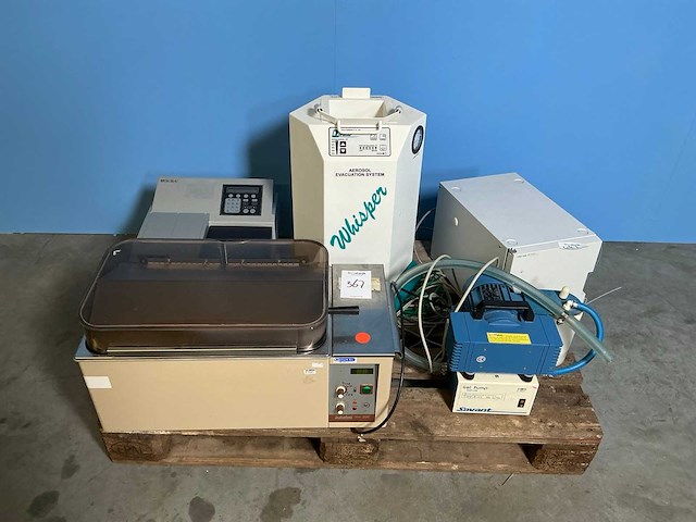 Laboratoriumapparatuur (5x) - afbeelding 1 van  6