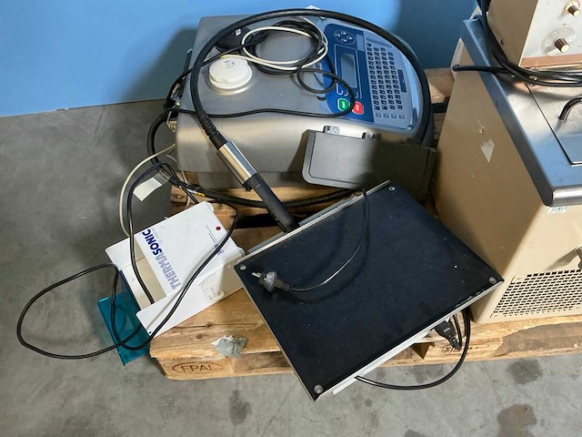 Laboratoriumapparatuur (7x) - afbeelding 3 van  11