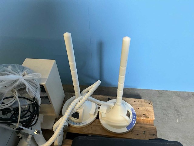 Laboratoriumapparatuur (8x) - afbeelding 8 van  12