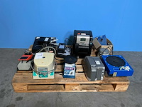 Laboratoriumapparatuur (9x) - afbeelding 1 van  10