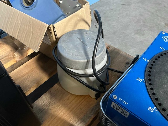 Laboratoriumapparatuur (9x) - afbeelding 5 van  10