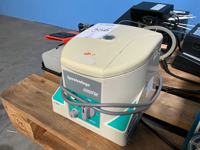 Laboratoriumapparatuur (9x) - afbeelding 8 van  10