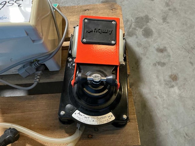 Laboratoriumapparatuur (9x) - afbeelding 9 van  10