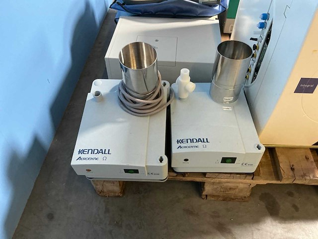 Laboratoriumapparatuur (9x) - afbeelding 2 van  10