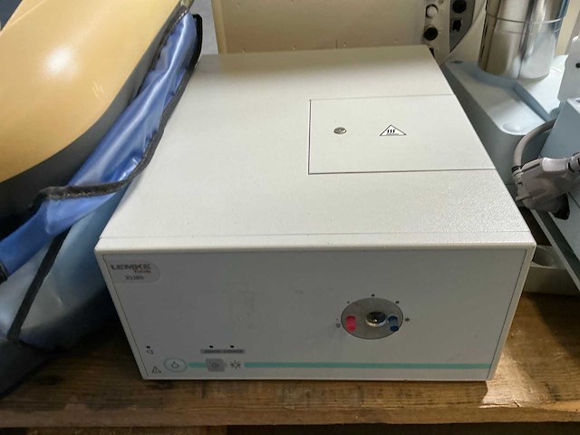 Laboratoriumapparatuur (9x) - afbeelding 9 van  10