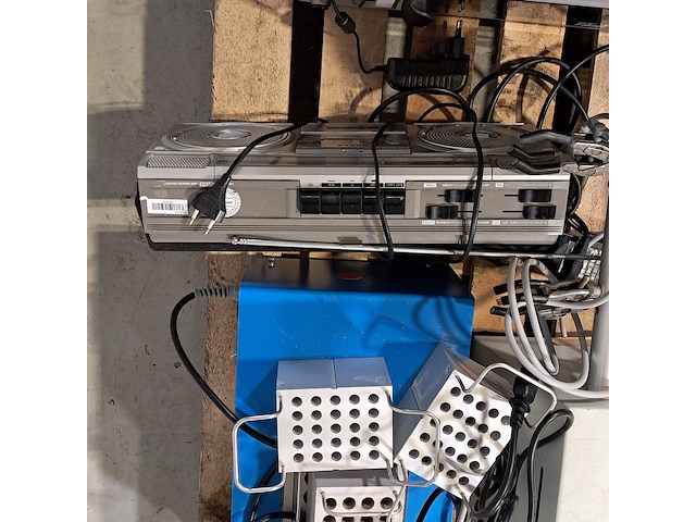Laboratoriumapparatuur en diversen - afbeelding 5 van  13