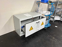 Laboratoriumapparatuur en legbordstellingen - afbeelding 11 van  12