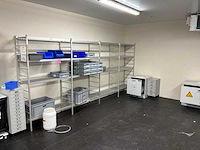 Laboratoriumapparatuur en legbordstellingen - afbeelding 8 van  12