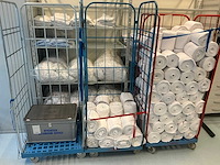 Laboratoriumkleding, handdoekrollen en planken - afbeelding 1 van  6