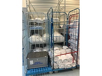 Laboratoriumkleding, handdoekrollen en planken - afbeelding 3 van  6