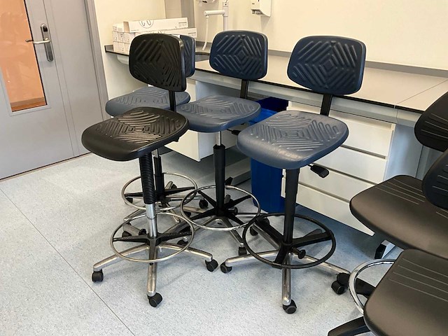 Laboratoriumleerstoel (7x) - afbeelding 8 van  13