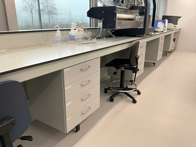 Laboratoriummeubilair - afbeelding 3 van  6