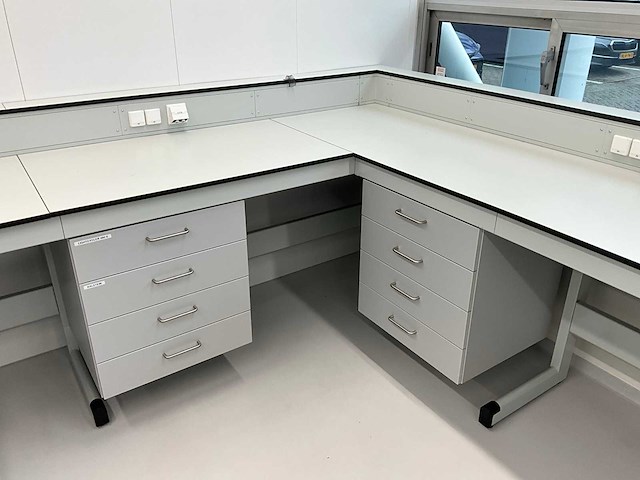 Laboratoriummeubilair - afbeelding 3 van  6