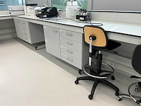 Laboratoriummeubilair - afbeelding 2 van  4