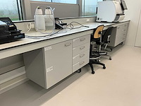 Laboratoriummeubilair - afbeelding 3 van  4