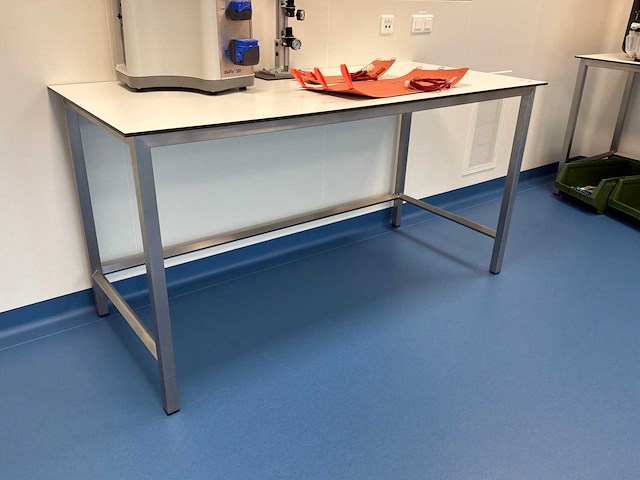Laboratoriummeubilair - afbeelding 1 van  3