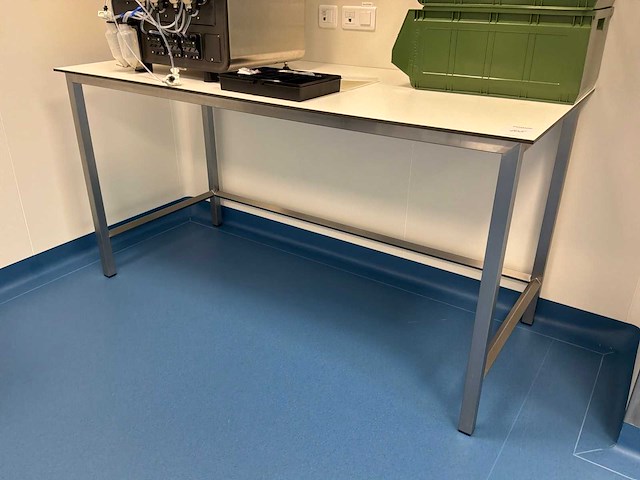 Laboratoriummeubilair - afbeelding 2 van  3