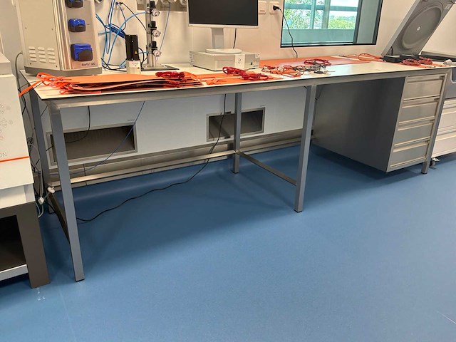Laboratoriummeubilair - afbeelding 3 van  5