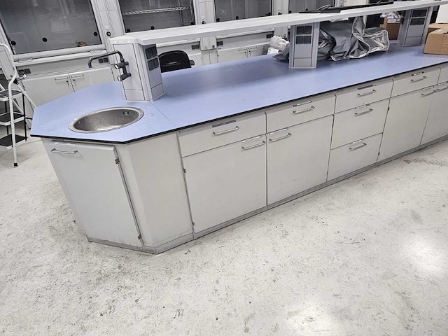 Laboratoriummeubilair - afbeelding 1 van  9