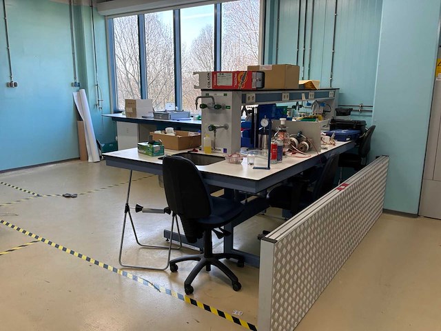 Laboratoriummeubilair - afbeelding 1 van  10