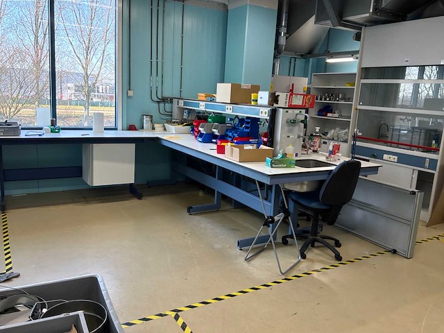 Laboratoriummeubilair - afbeelding 3 van  10