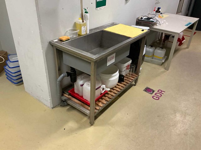 Laboratoriummeubilair - afbeelding 3 van  6