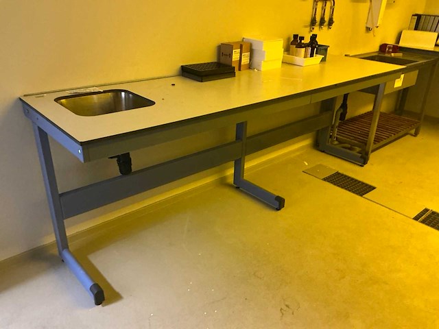 Laboratoriummeubilair - afbeelding 5 van  7