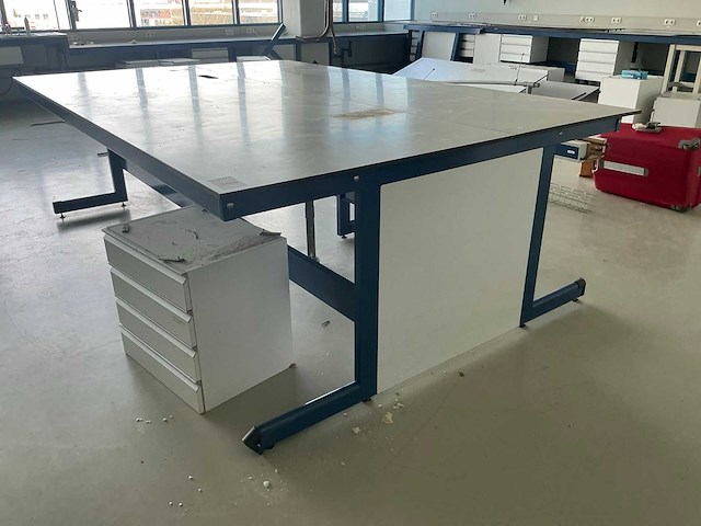 Laboratoriummeubilair - afbeelding 2 van  5