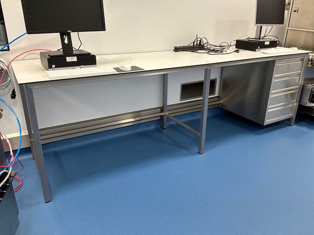 Laboratoriummeubilair - afbeelding 1 van  2