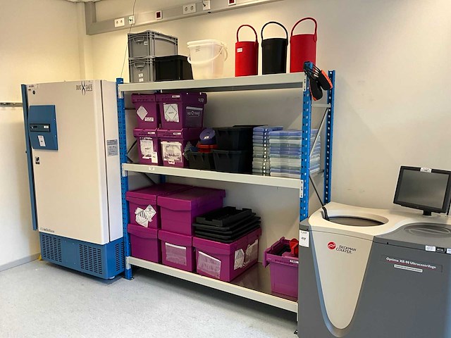 Laboratoriumrek met inhoud - afbeelding 1 van  6