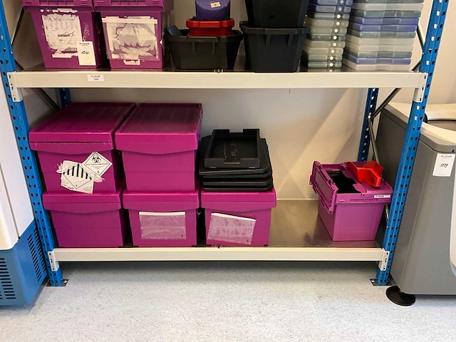 Laboratoriumrek met inhoud - afbeelding 10 van  10